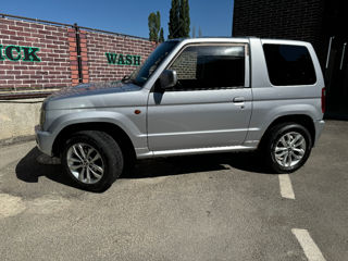 Mitsubishi Pajero foto 2