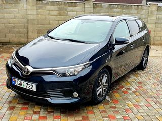 Toyota Auris foto 1