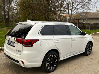 Mitsubishi Outlander foto 3