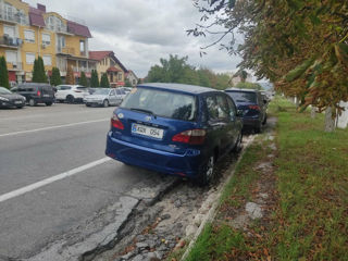 Toyota Avensis foto 2