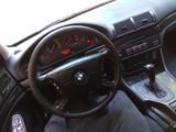 BMW 5 Series foto 5