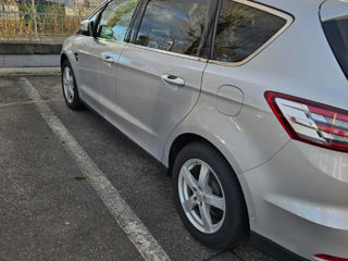 Ford S-Max foto 10