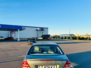 Mercedes C-Class foto 6