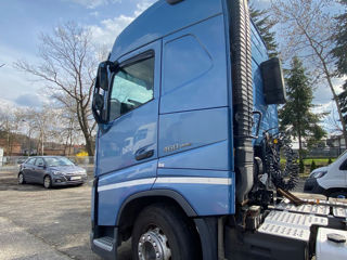 Volvo FH460 ADR foto 2