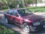 Mercedes Series (W124) foto 1