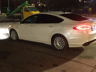 Ford Fusion foto 2