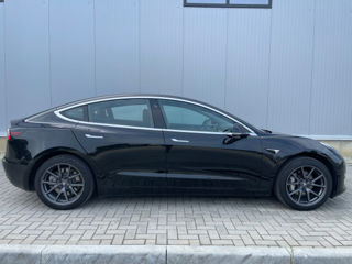 Tesla Model 3 foto 3