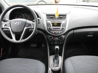 Hyundai Accent фото 8