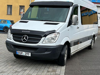 Mercedes 318 foto 2