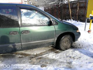 Chrysler Voyager foto 2