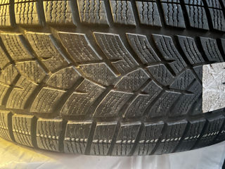 R19 235/55 GoodYear UltraGrip Performance SUV foto 5