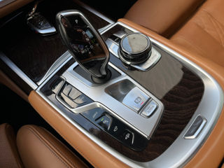 BMW 7 Series foto 12