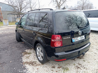 Volkswagen Touran foto 8