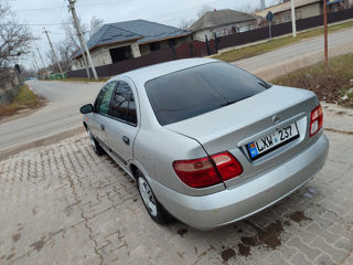 Nissan Almera foto 4