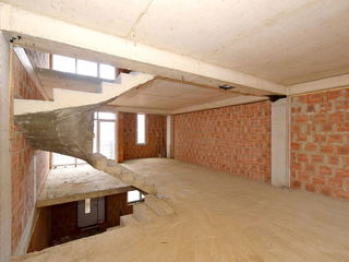 Townhouse cu 3 nivele + terasă! 170 m2. Sculeni! foto 8