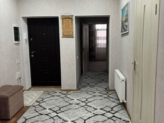 Apartament cu 2 camere, 74 m², Buiucani, Chișinău foto 2