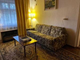 Sofa sovietică din lemn foarte calitativă