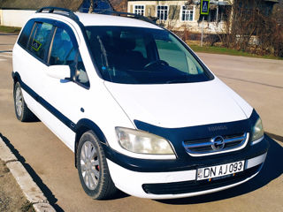 Opel Zafira foto 1