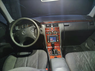 Mercedes E-Class foto 8