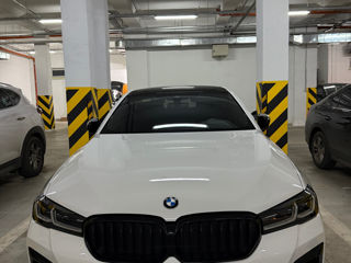 BMW 5 Series foto 3