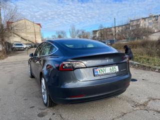 Tesla Model 3 foto 3