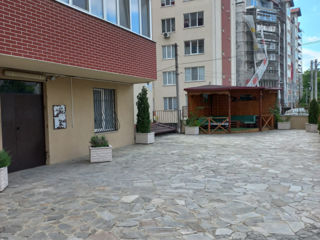 Apartament cu 2 camere, 85 m², Buiucani, Chișinău foto 14