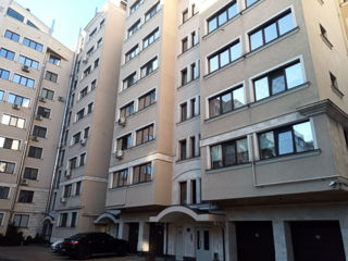 Apartament cu 4 camere, 200 m², Centru, Chișinău