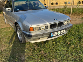 BMW 5 Series foto 6