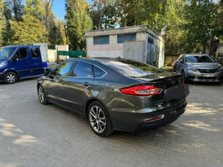 Ford Fusion foto 2