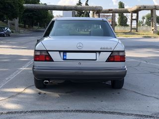 Mercedes E Class foto 6