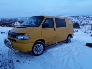 Volkswagen T4 foto 1