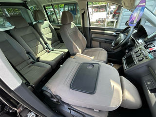 Volkswagen Touran foto 8