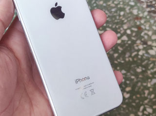 iPhone 8 albă