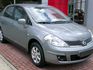 Nissan Tiida foto 4