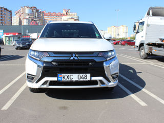 Mitsubishi Outlander foto 2