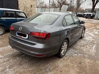 Volkswagen Jetta foto 5