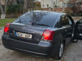 Toyota Avensis foto 9