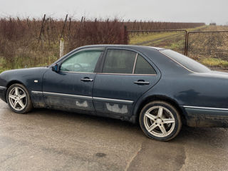 Mercedes E-Class foto 3