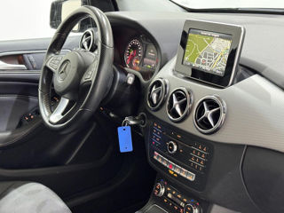 Mercedes B-Class foto 2