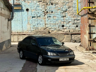 Toyota Avensis foto 2