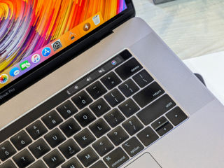 MacBook Pro 15 Retina 2018 (Core i7 8750H/16Gb DDR4/250Gb SSD/4Gb Radeon Pro 555X/15.4" Retina IPS) foto 5