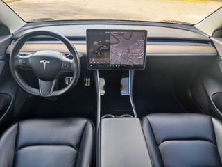 Tesla Model 3 foto 6