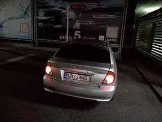 Hyundai Accent foto 1