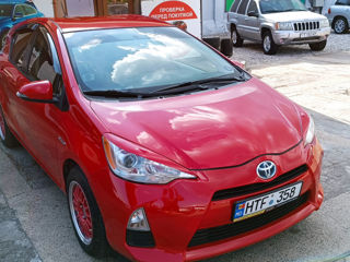 Toyota Prius c foto 2