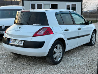 Renault Megane foto 2