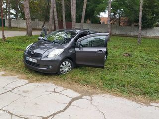 Toyota Yaris foto 2