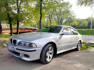 BMW 5 Series foto 3