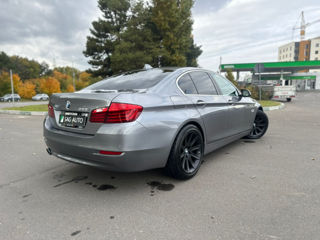 BMW 5 Series foto 5