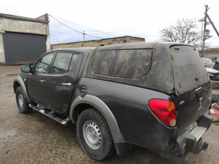 Mitsubishi L200 foto 4