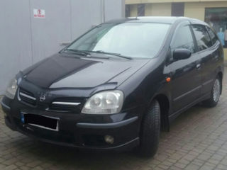 Nissan Almera Tino foto 2